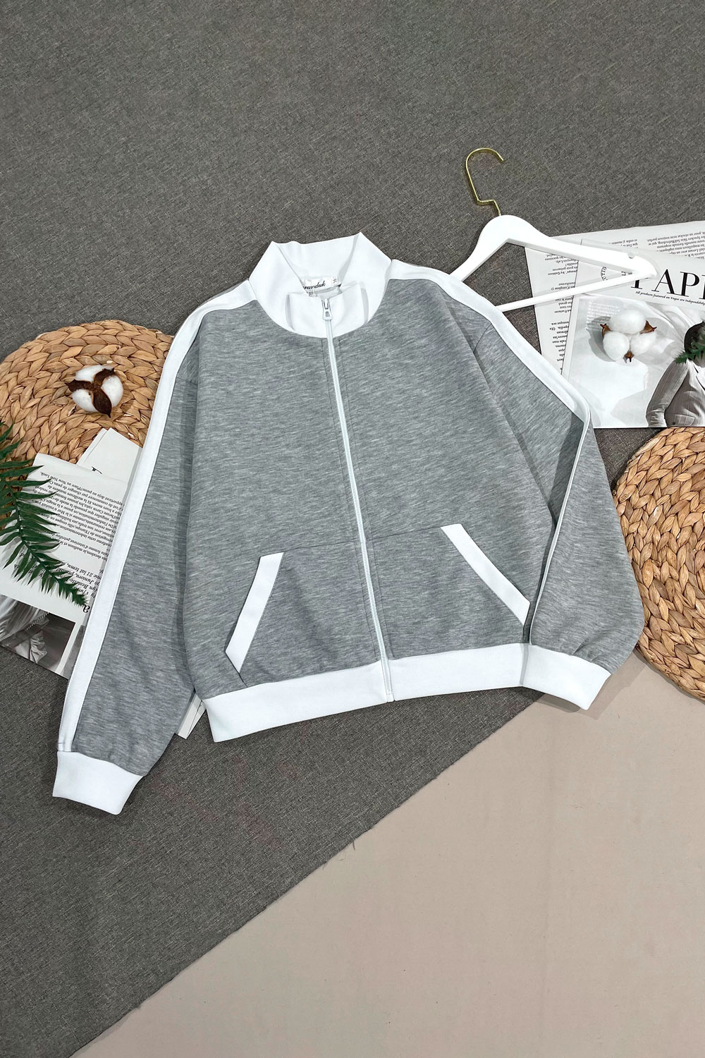 Бомбер для девочек детская одежда оптом Томико